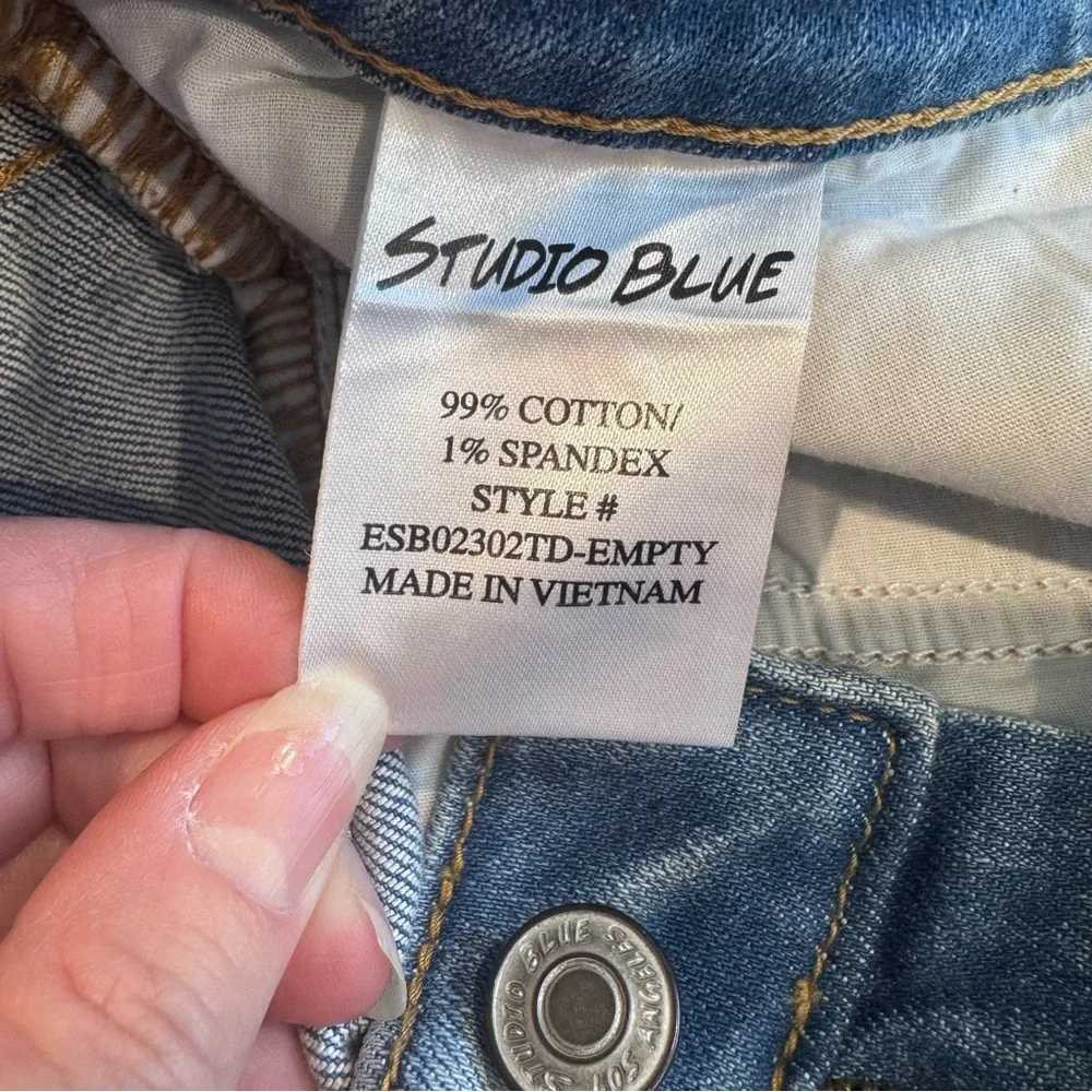 Studio Blue Classic Distressed Denim Cut‎ Off Shorts, Size 16